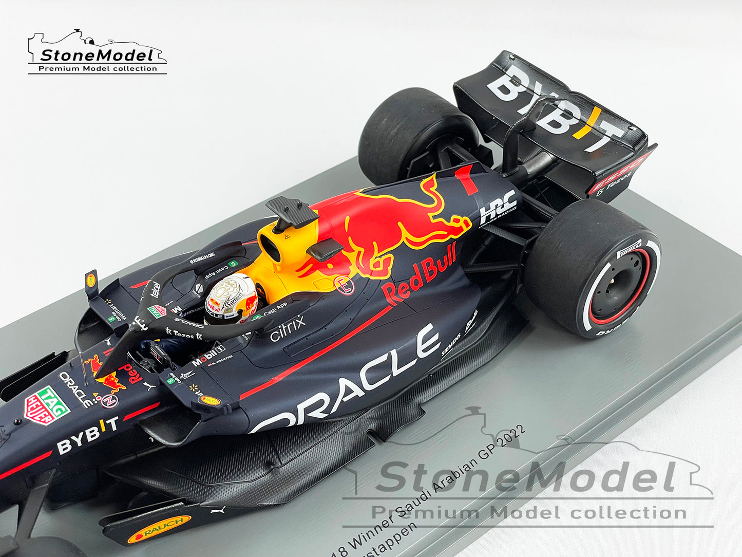 2022 World Champion Red Bull F1 RB18 #1 Max Verstappen Saudi Arabian 1:18  Spark