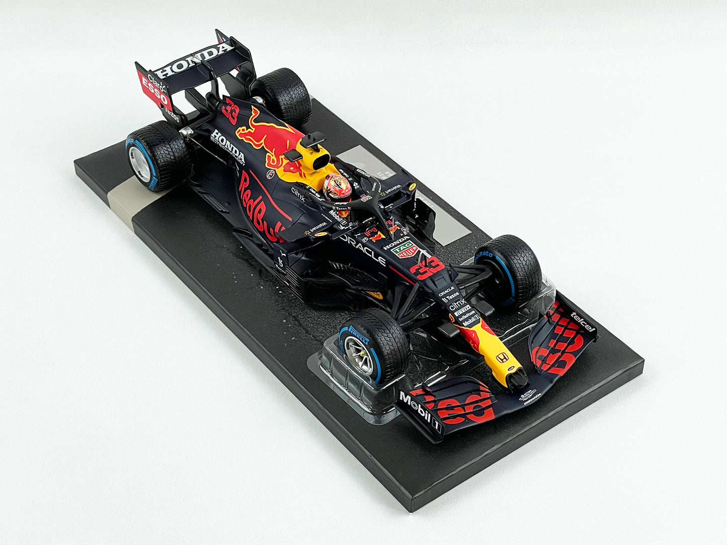 2021 F1 World Champion #33 Max Verstappen Red Bull RB16B Belgian SPA 1:18 MINICHAMPS