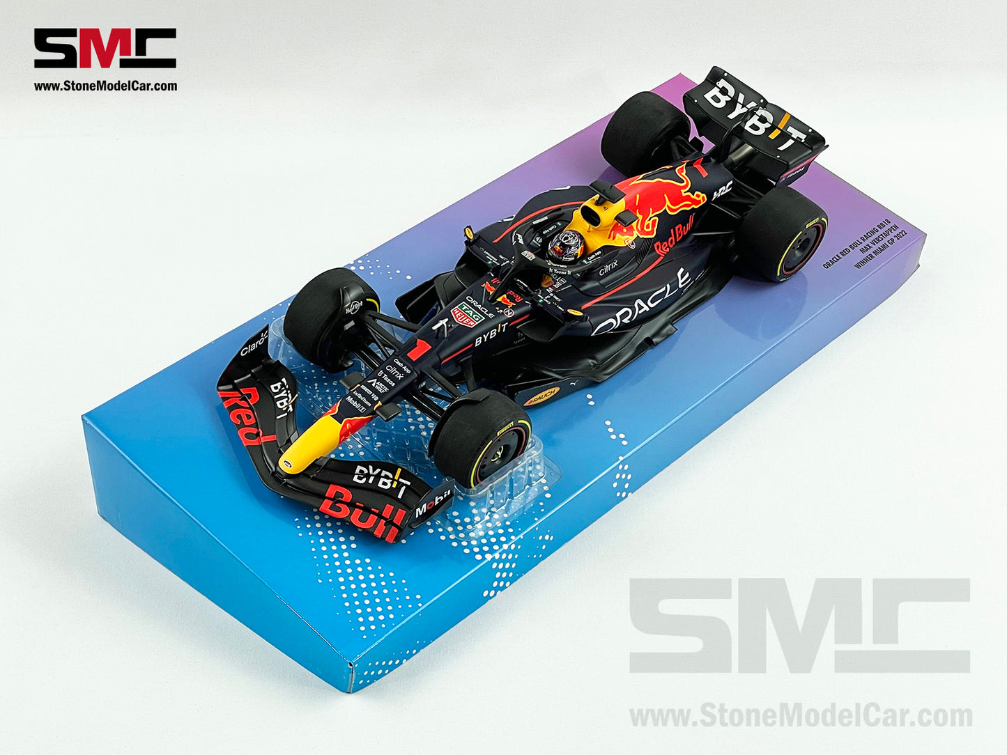 2022 World Champion Red Bull F1 RB18 Max Verstappen US Miami 1:18 MINICHAMPS Gift Box