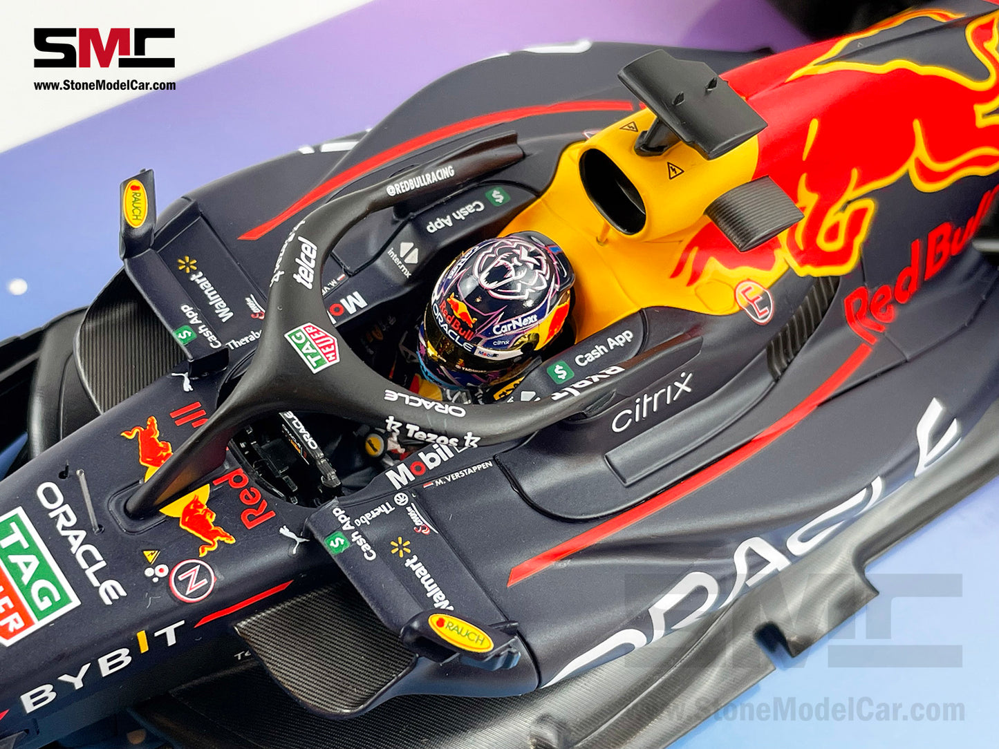 2022 World Champion Red Bull F1 RB18 Max Verstappen US Miami 1:18 MINICHAMPS Gift Box