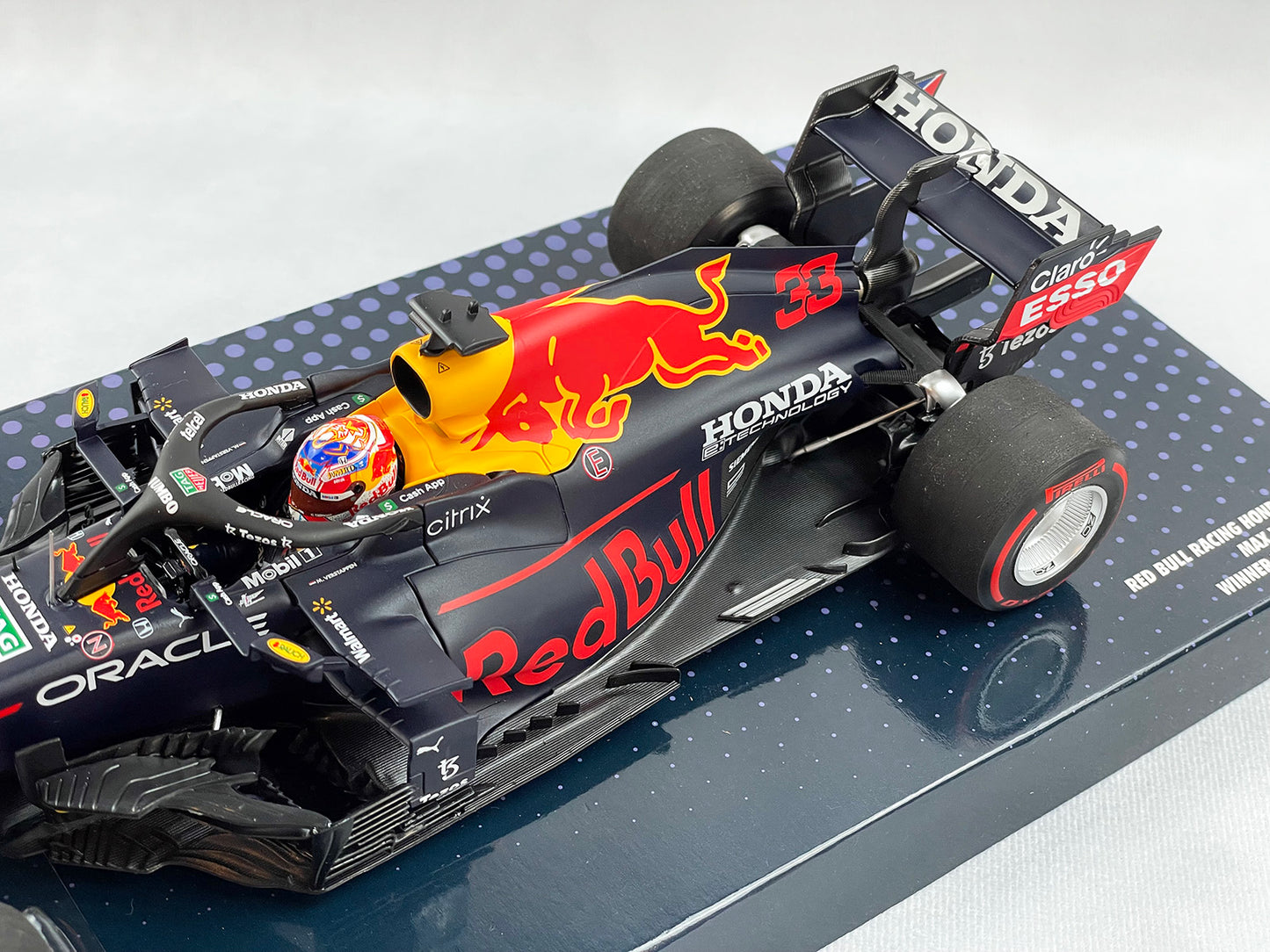 2021 F1 World Champion #33 Max Verstappen Red Bull RB16B Netherlands Dutch 1:18 MINICHAMPS Gift Box