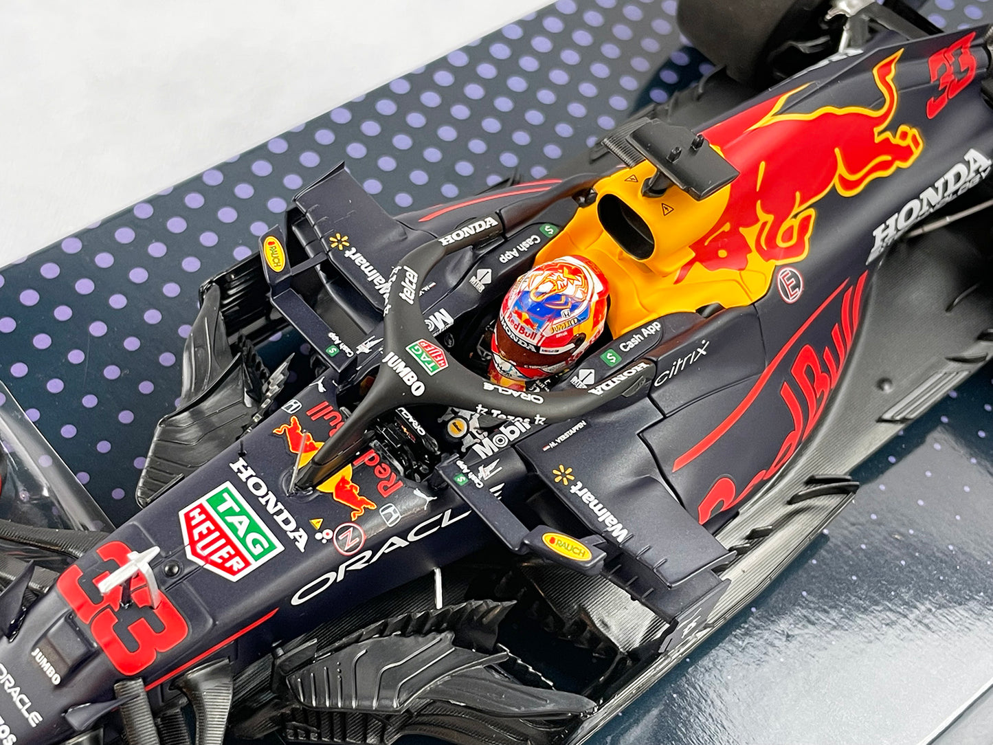 2021 F1 World Champion #33 Max Verstappen Red Bull RB16B Netherlands Dutch 1:18 MINICHAMPS Gift Box