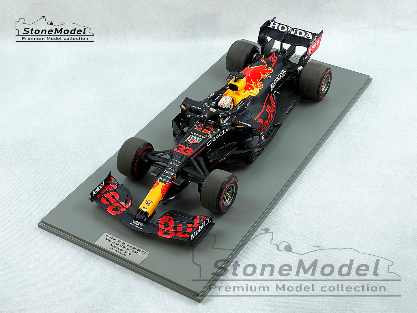 Spark 1:12 F1 Red Bull RB16B #33 Max Verstappen Abu Dhabi GP 2021 World Champion