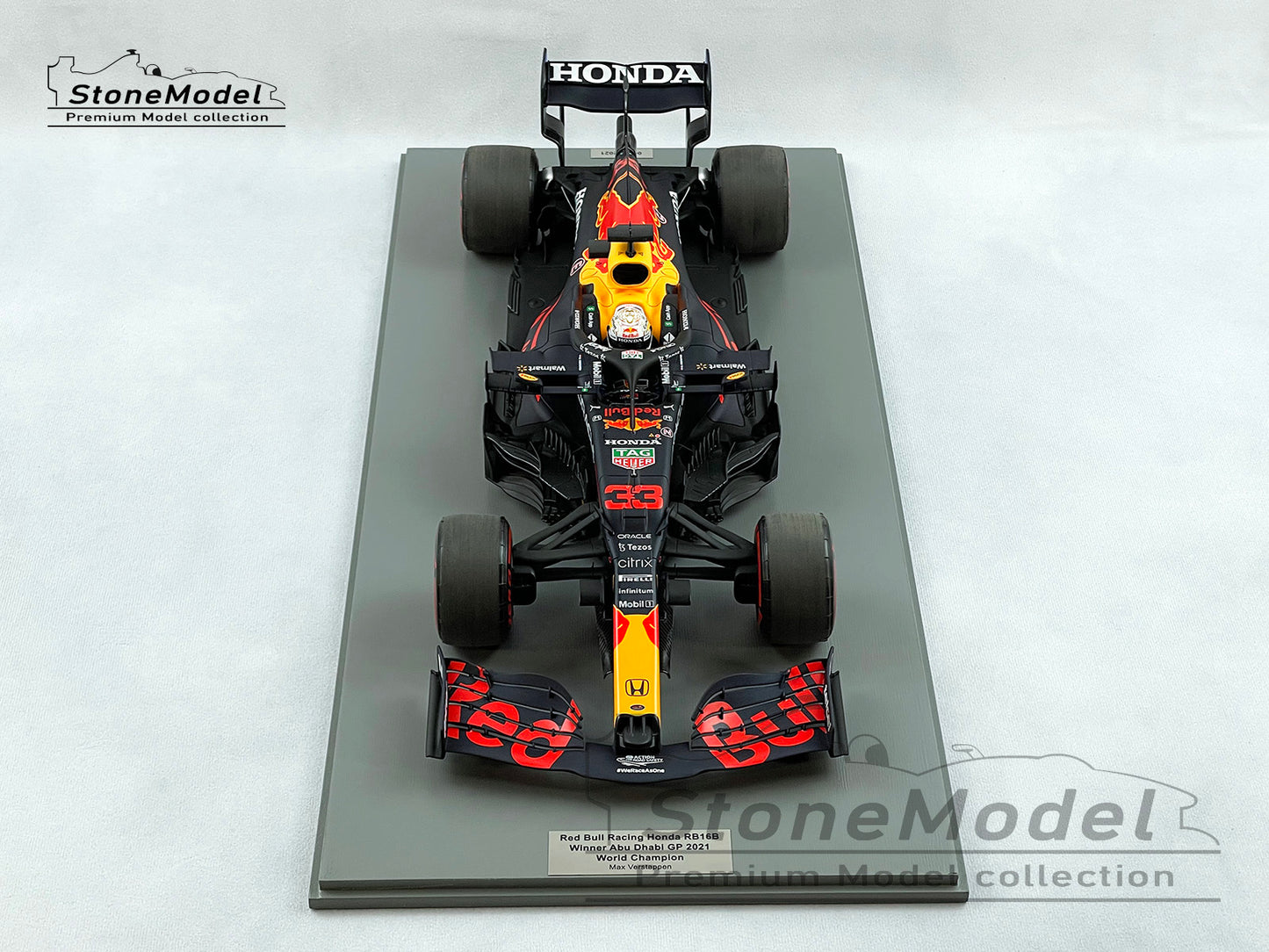 Spark 1:12 F1 Red Bull RB16B #33 Max Verstappen Abu Dhabi GP 2021 World Champion
