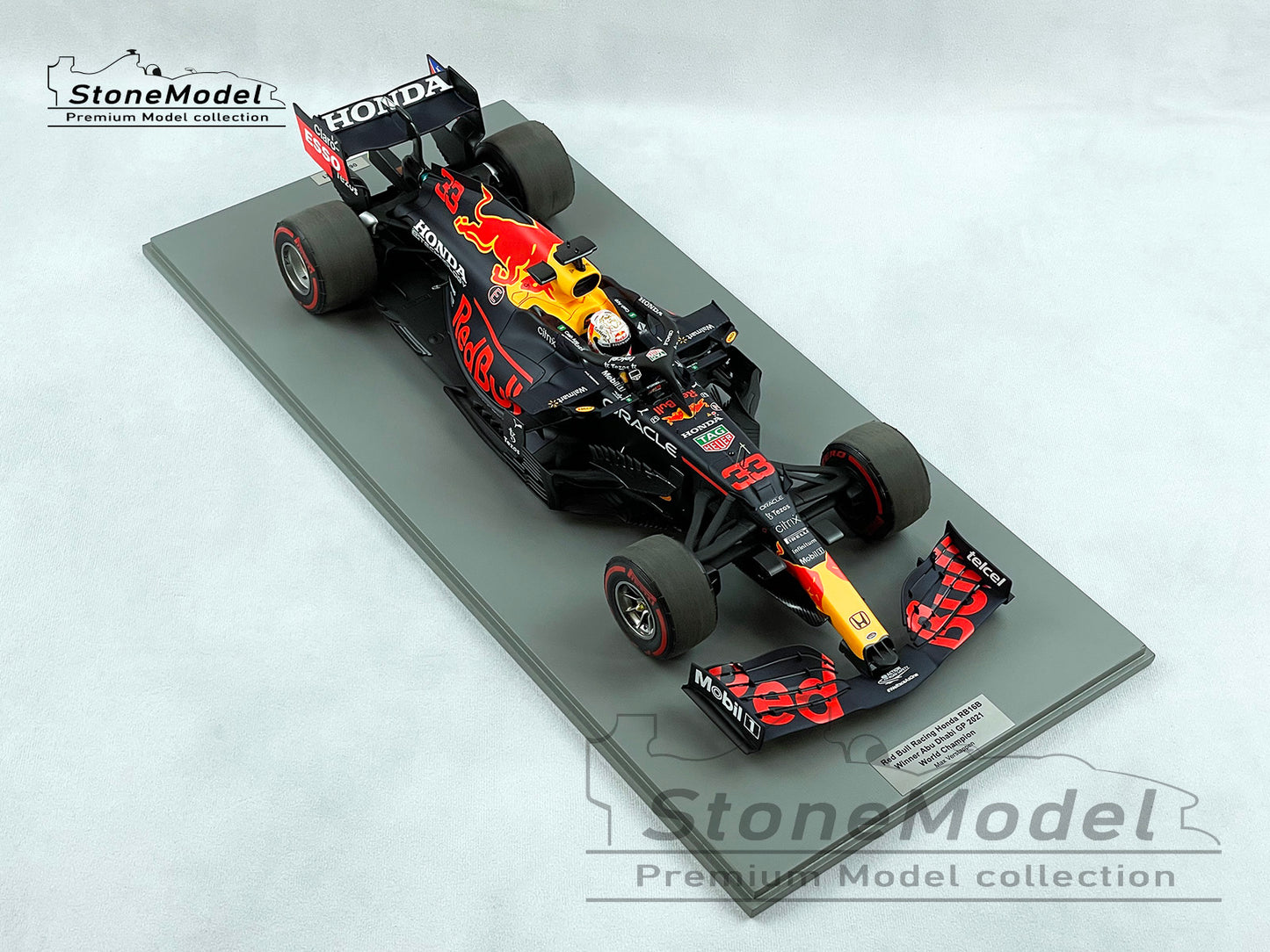 Spark 1:12 F1 Red Bull RB16B #33 Max Verstappen Abu Dhabi GP 2021 World Champion