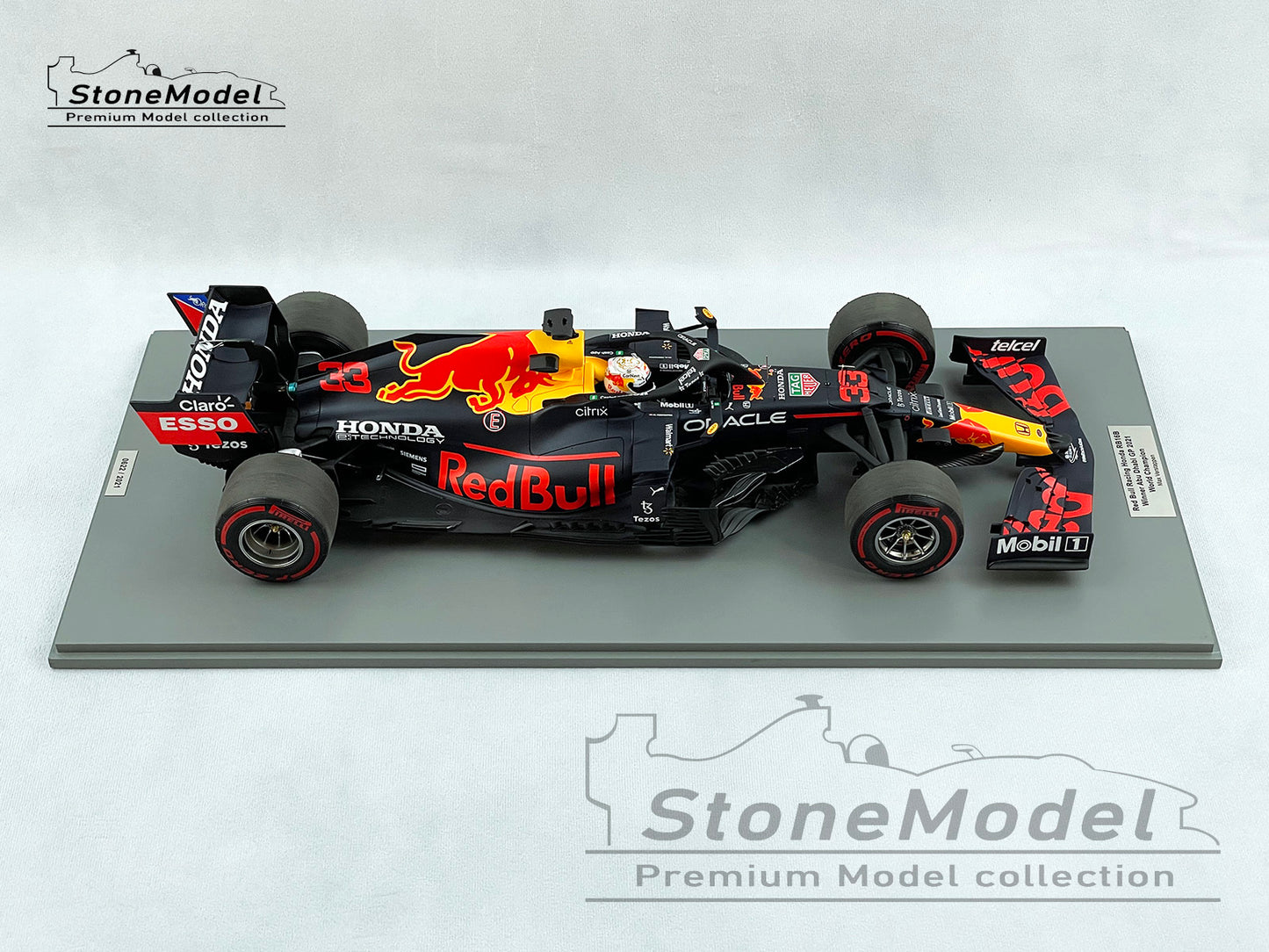 Spark 1:12 F1 Red Bull RB16B #33 Max Verstappen Abu Dhabi GP 2021 World Champion