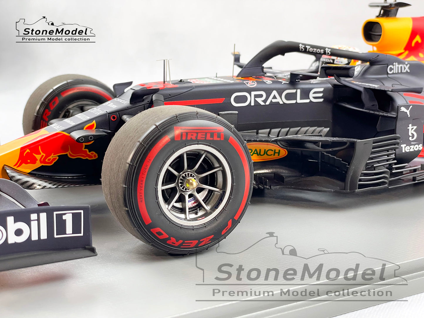 Spark 1:12 F1 Red Bull RB16B #33 Max Verstappen Abu Dhabi GP 2021 World Champion