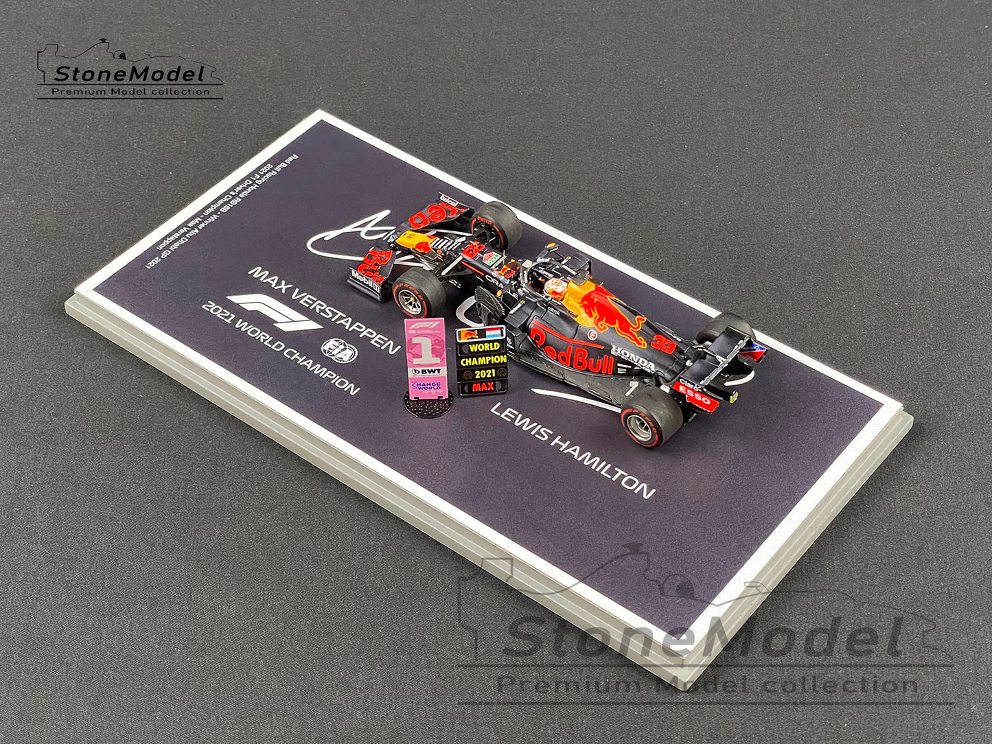2021 World Champion Red Bull F1 RB16B #33 Max Verstappen Abu Dhabi GP 1:43 Spark